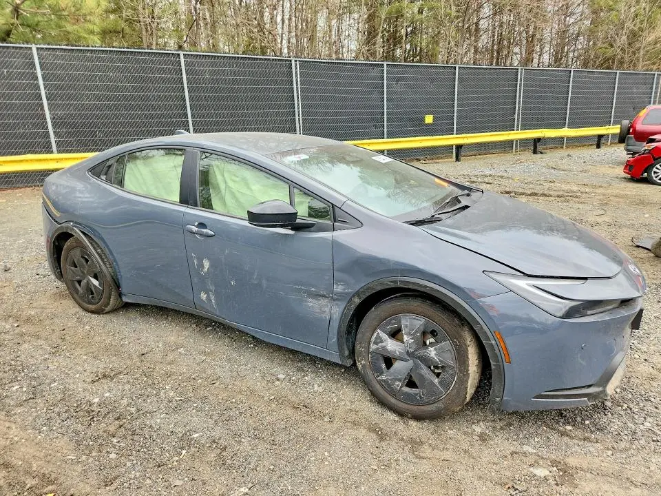 2025 TOYOTA PRIUS LE  