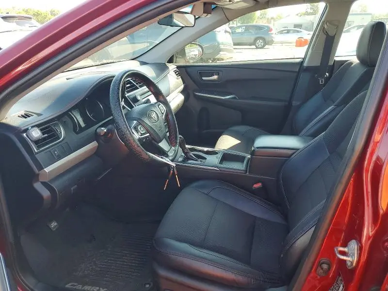 2016 TOYOTA CAMRY SE  
