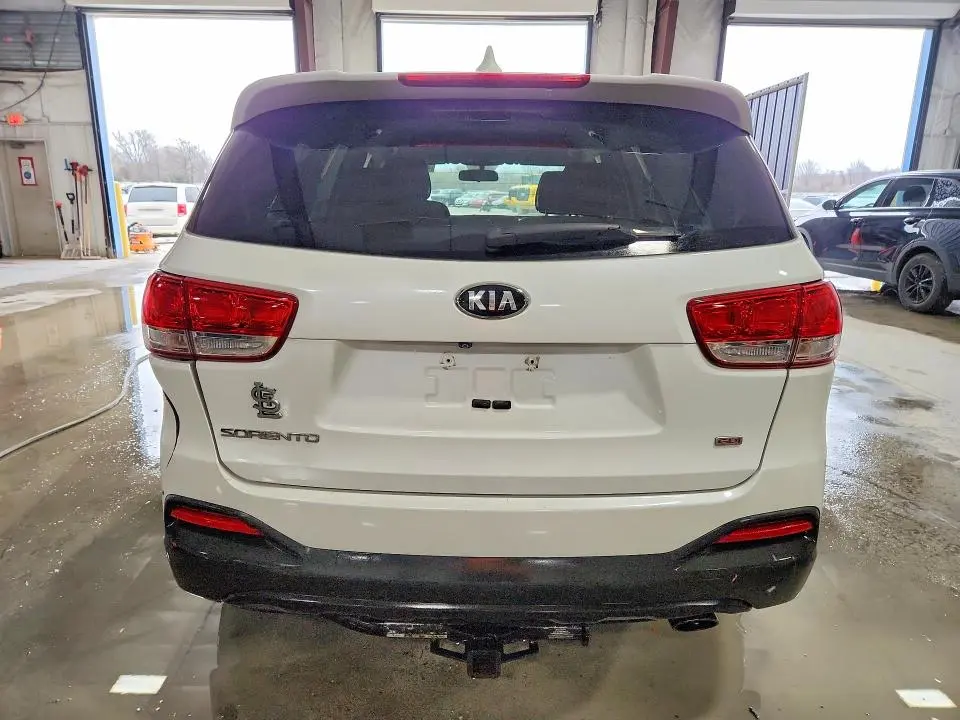 2016 KIA SORENTO LX  