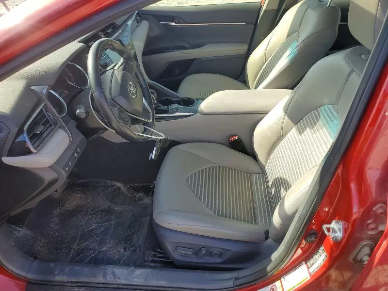 2019 TOYOTA CAMRY SE  