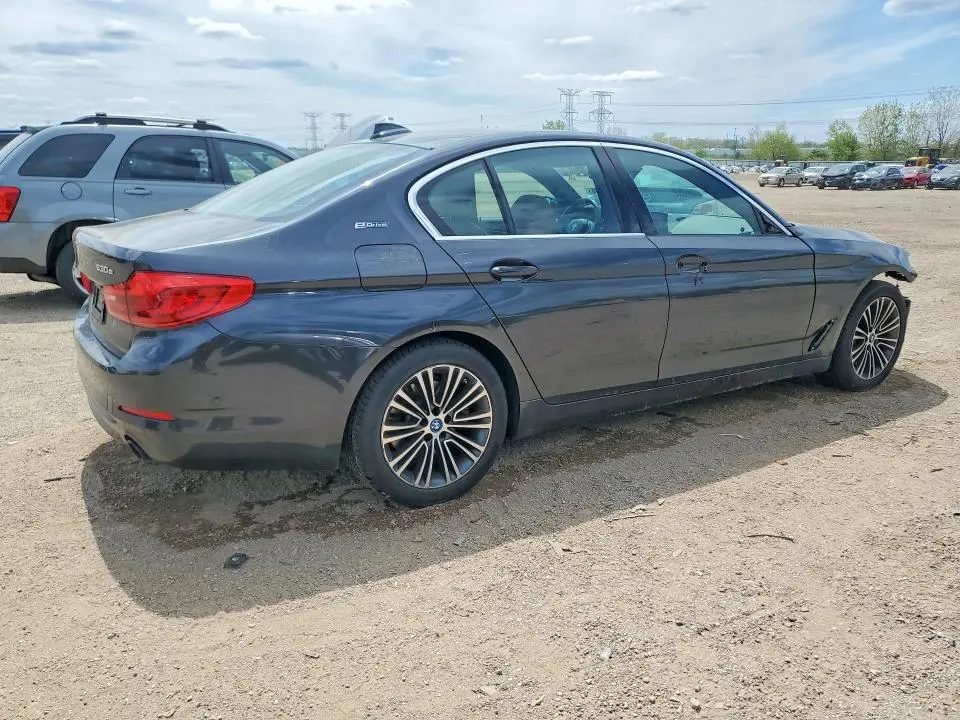 2019 BMW 530E   