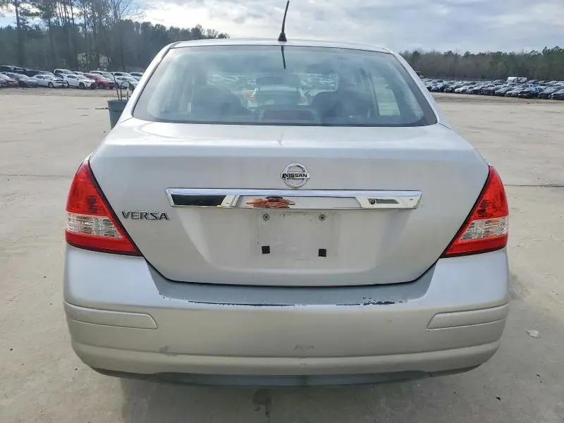 2011 NISSAN VERSA S  