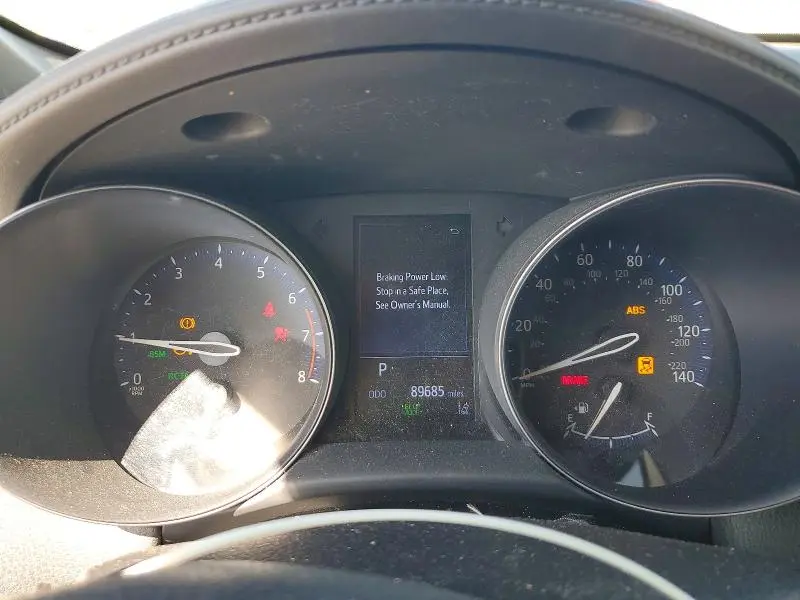 2019 TOYOTA C-HR XLE  