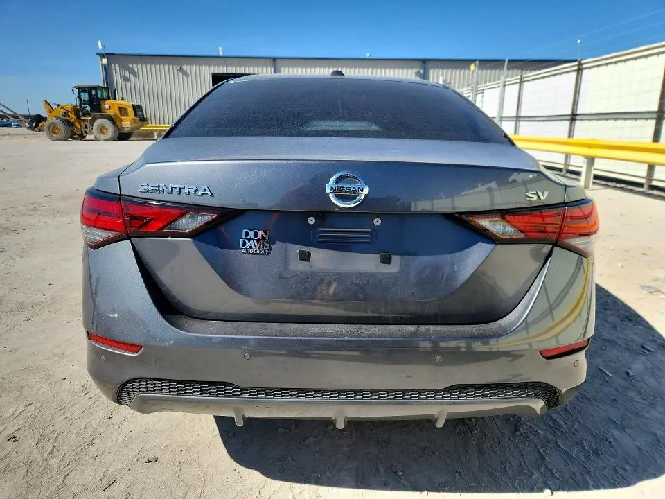 2022 NISSAN SENTRA SV  