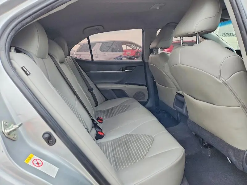 2018 TOYOTA CAMRY SE  