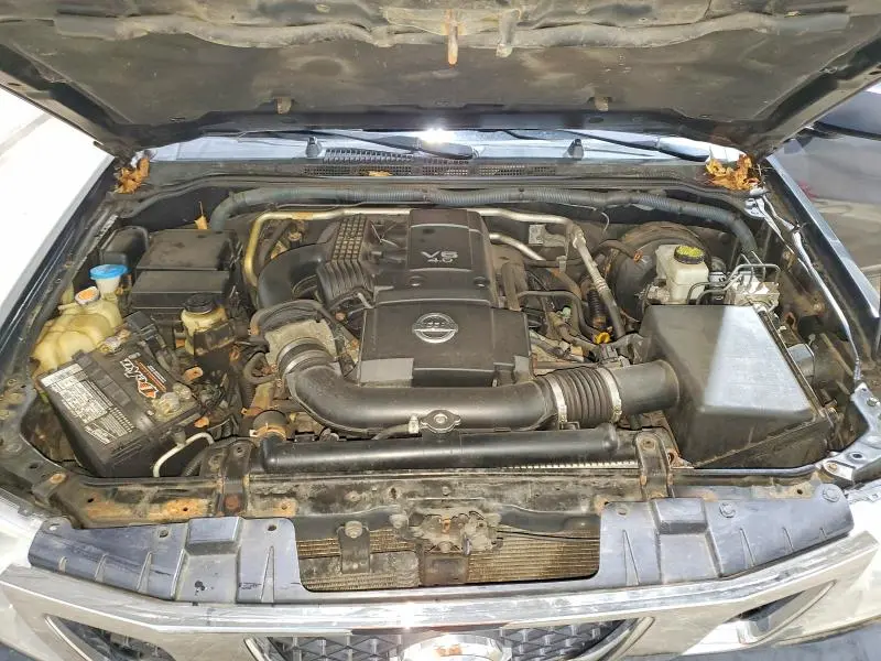 2010 NISSAN FRONTIER SE V6  