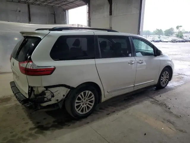 2015 TOYOTA SIENNA XLE  