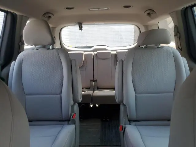 2017 KIA SEDONA L  