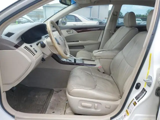 2010 TOYOTA AVALON XL  