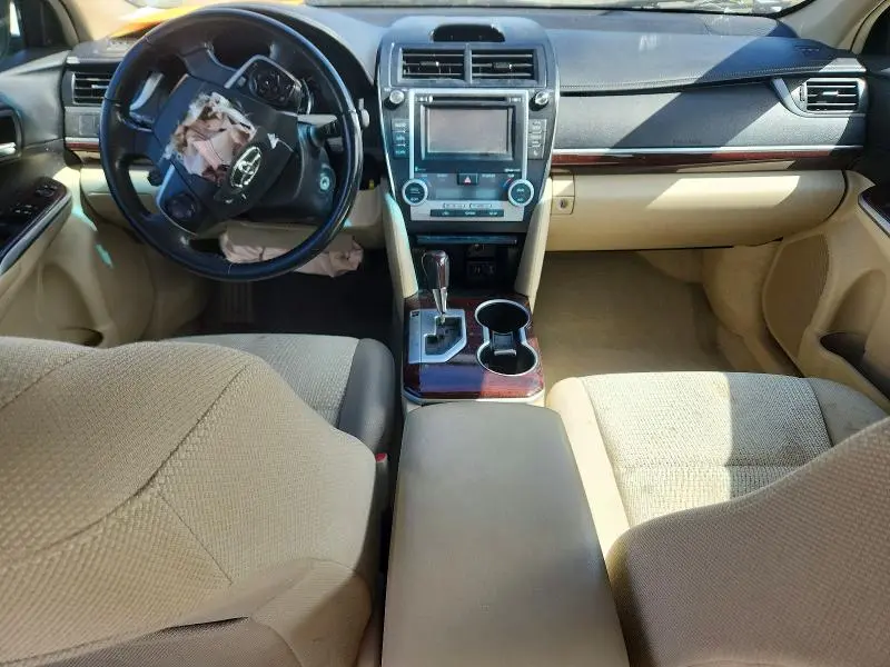 2014 TOYOTA CAMRY XLE  