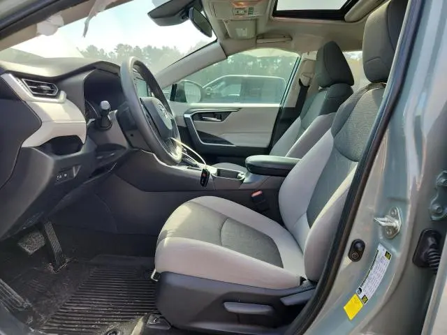 2019 TOYOTA RAV4 XLE  