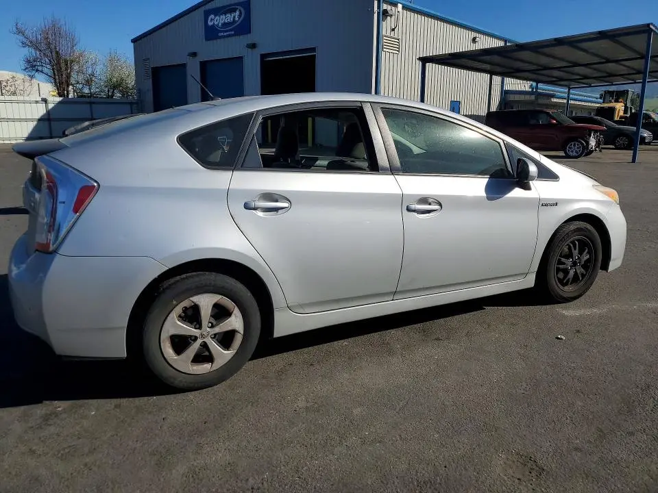 2013 TOYOTA PRIUS TWO  