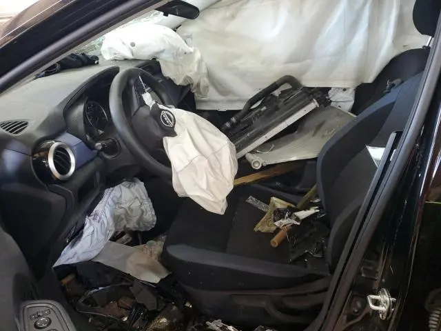 2024 NISSAN VERSA SV  