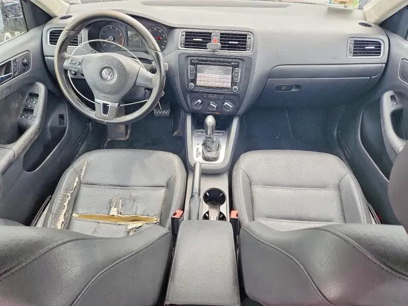 2011 VOLKSWAGEN JETTA SE  