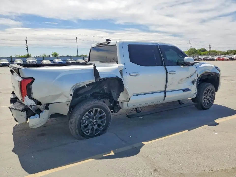 2025 TOYOTA TUNDRA PLATINUM HV  