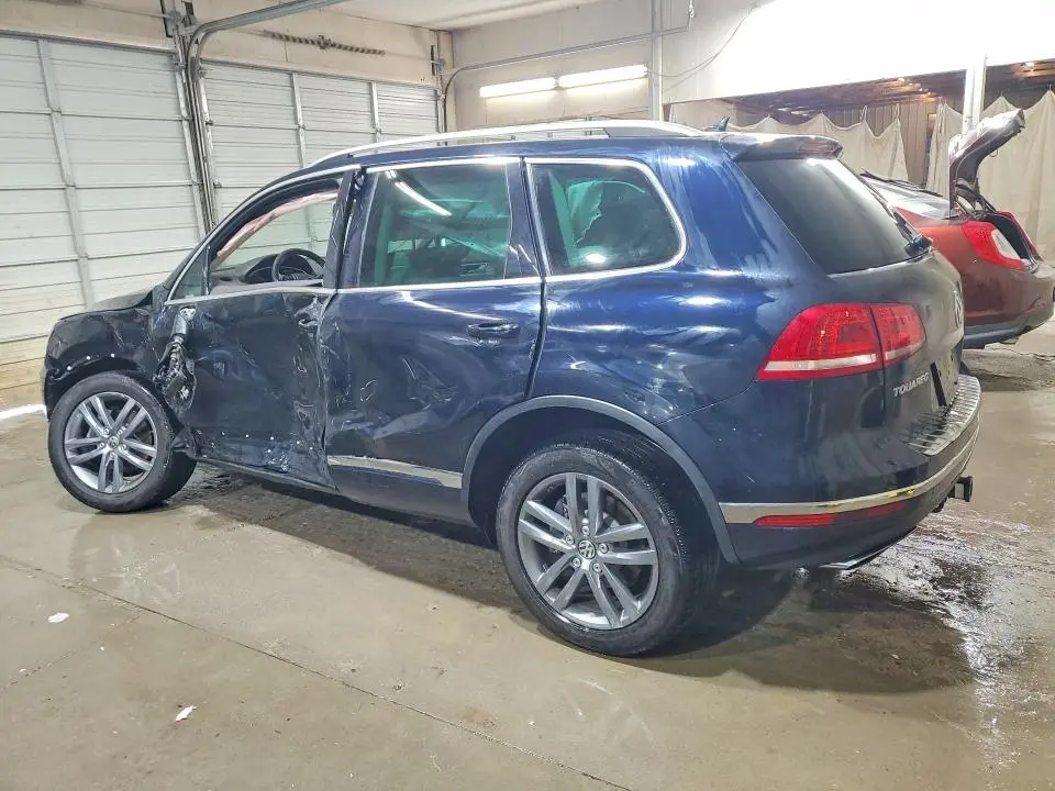 2015 VOLKSWAGEN TOUAREG V6  
