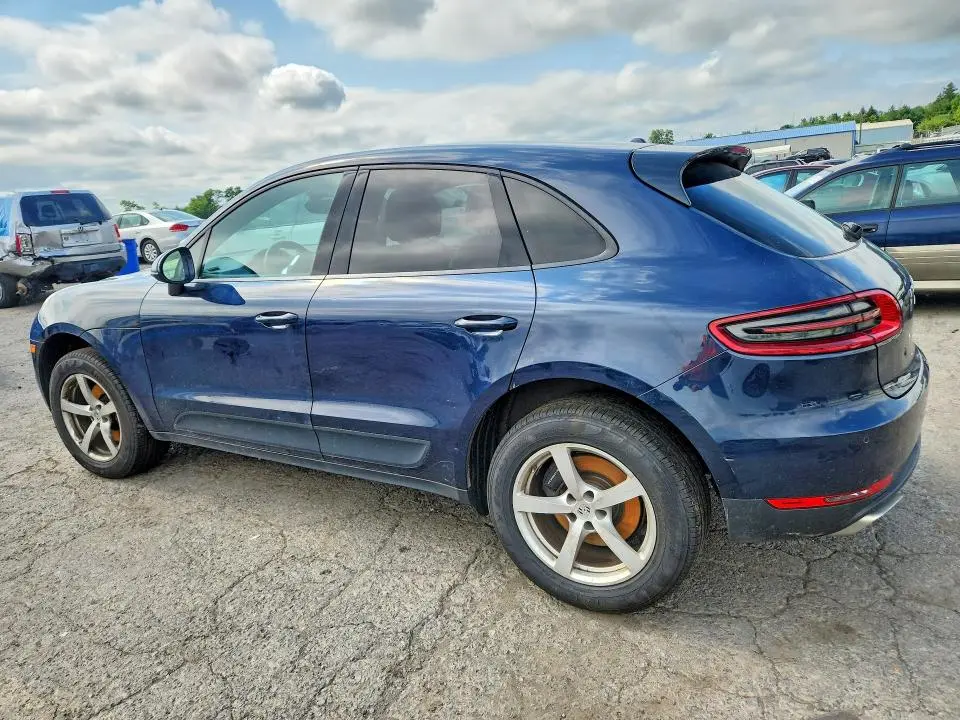 2017 PORSCHE MACAN   