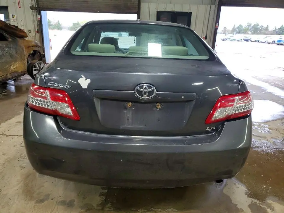 2011 TOYOTA CAMRY LE  