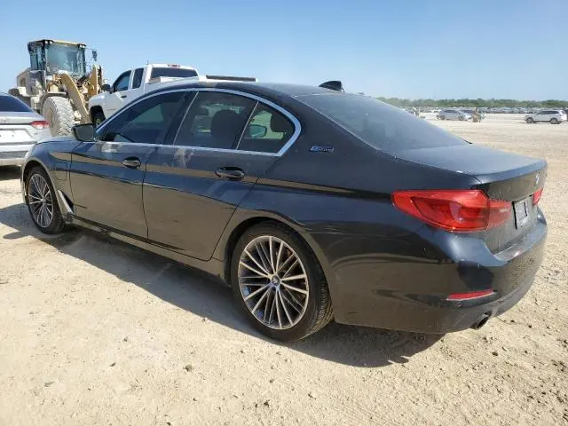 2019 BMW 530E 