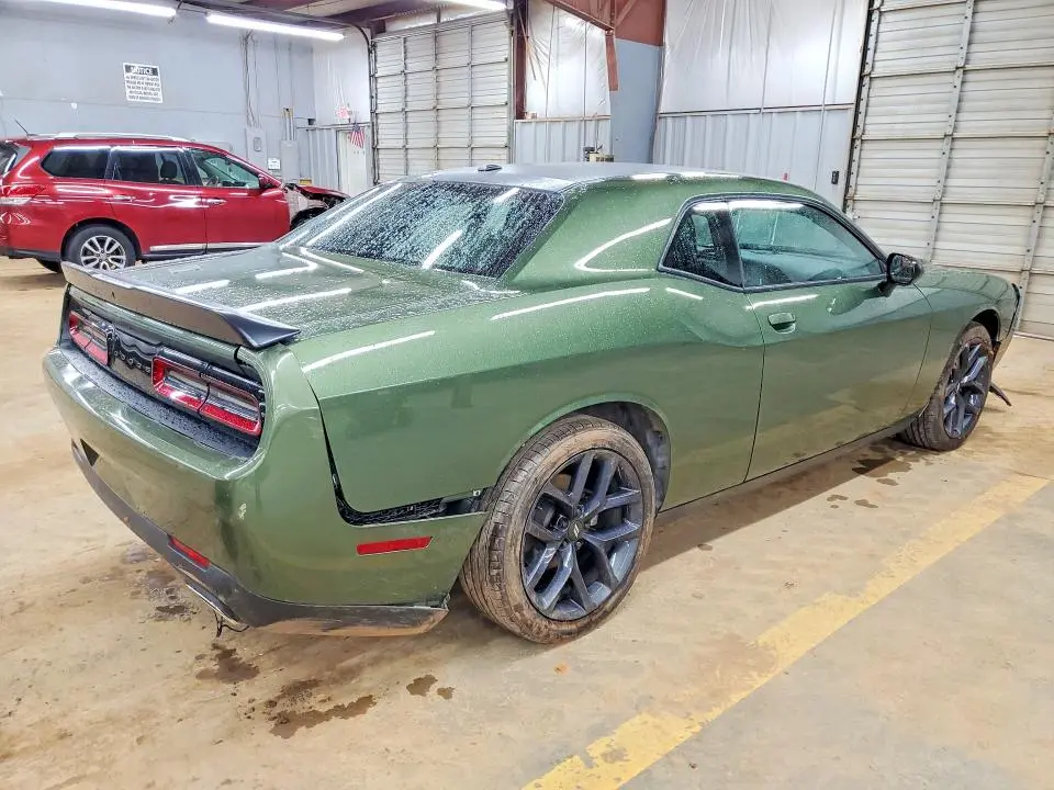 2021 DODGE CHALLENGER SXT  