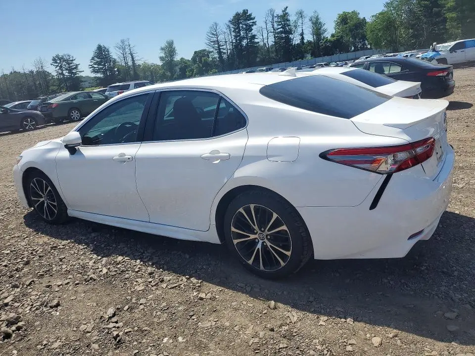2019 TOYOTA CAMRY SE  
