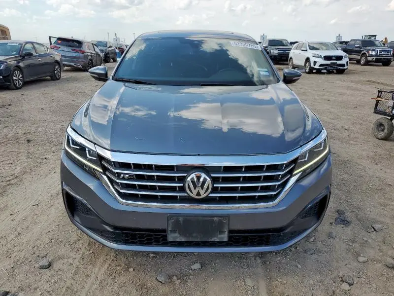 2022 VOLKSWAGEN PASSAT R-LINE  