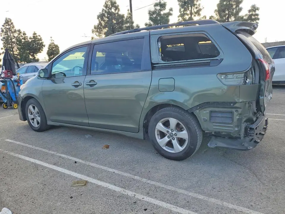 2020 TOYOTA SIENNA LE 8-PASSENGER  