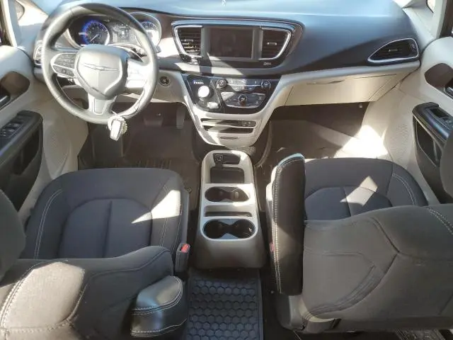 2020 CHRYSLER VOYAGER L  