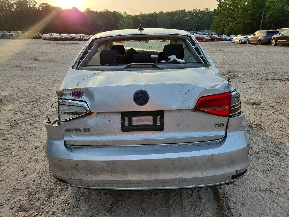 2015 VOLKSWAGEN JETTA SE  