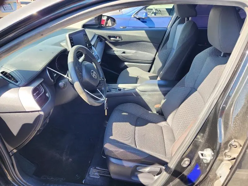 2020 TOYOTA C-HR LE  