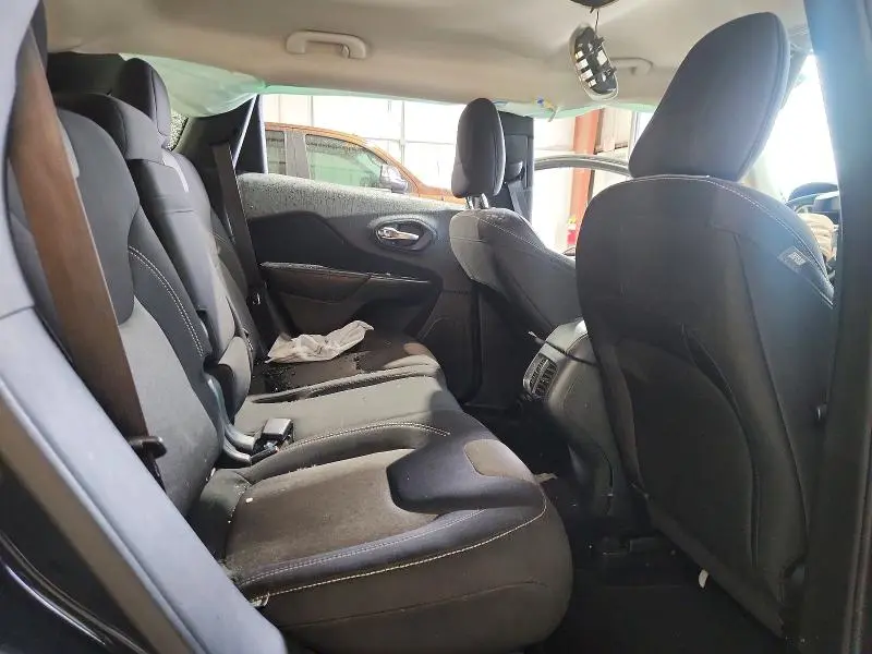 2015 JEEP CHEROKEE SPORT  