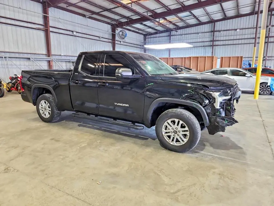 2024 TOYOTA TUNDRA SR5  