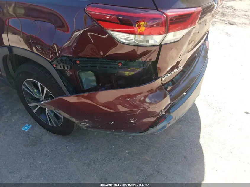 2019 TOYOTA HIGHLANDER LE