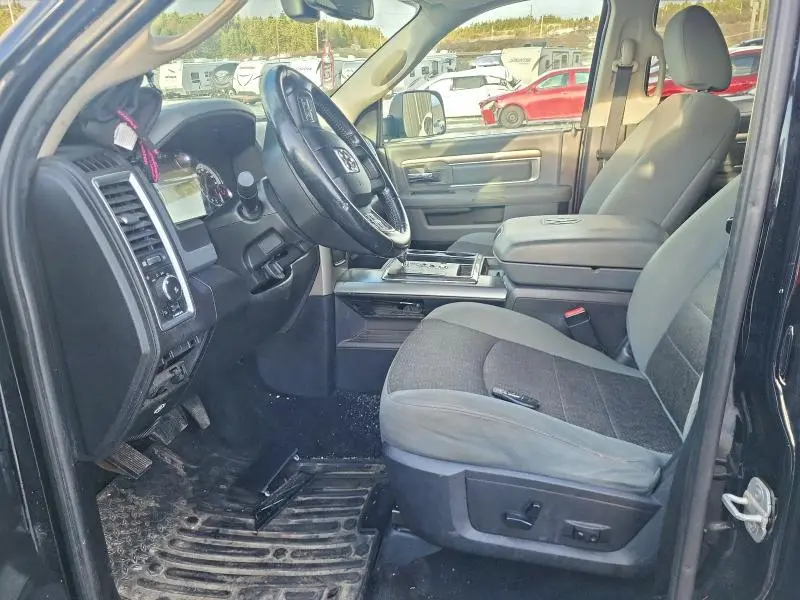 2013 RAM 1500 SLT  