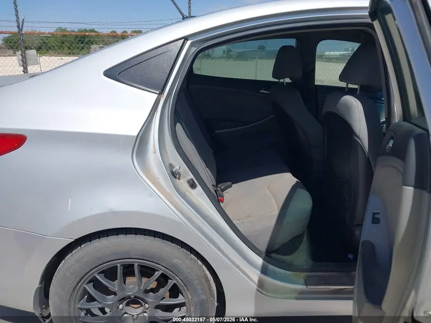 2013 HYUNDAI ACCENT GLS