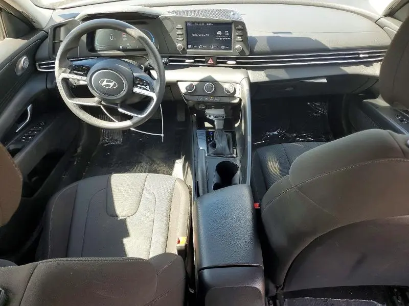 2024 HYUN ELANTRA SE   