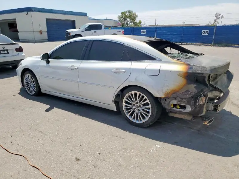 2020 TOYOTA AVALON LIMITED  
