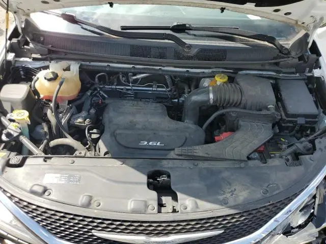2017 CHRYSLER PACIFICA LIMITED  