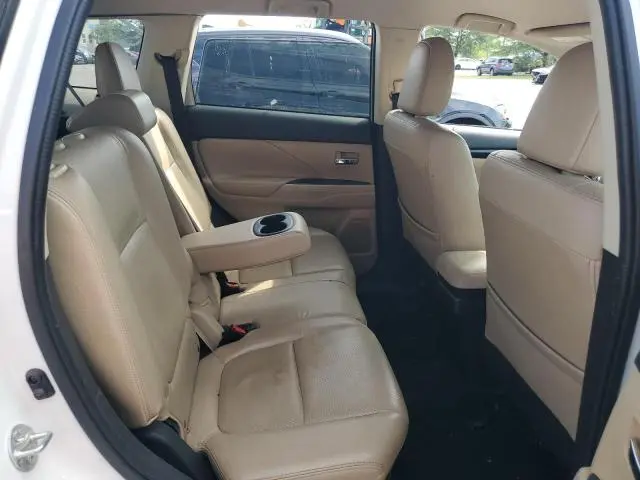 2018 MITSUBISHI OUTLANDER SE  