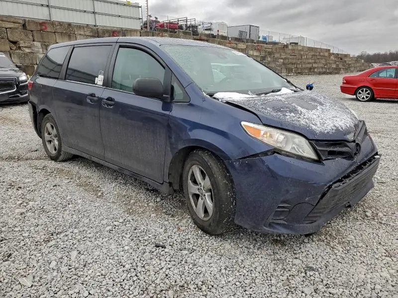 2018 TOYOTA SIENNA L  