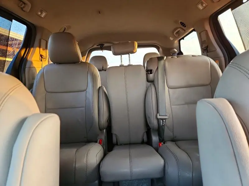 2015 TOYOTA SIENNA XLE 8-PASSENGER  