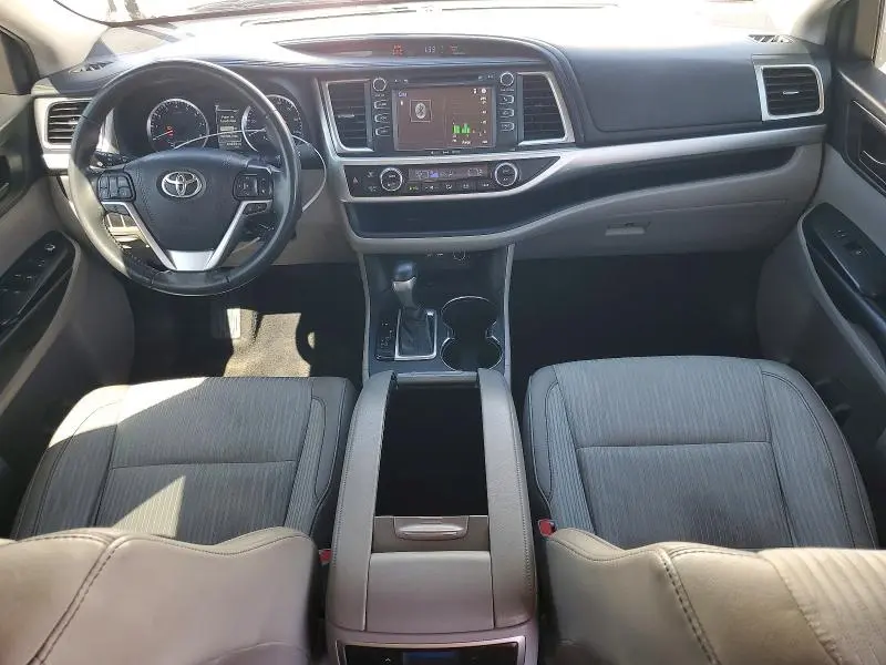 2019 TOYOTA HIGHLANDER LE PLUS  