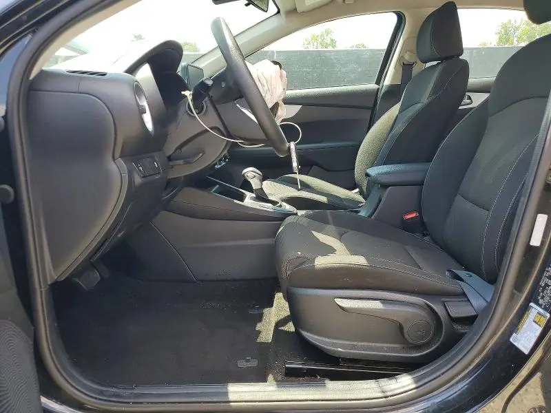 2024 KIA FORTE LX  