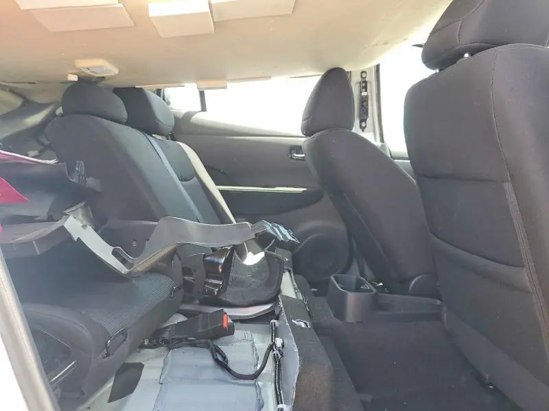 2025 NISSAN LEAF S  