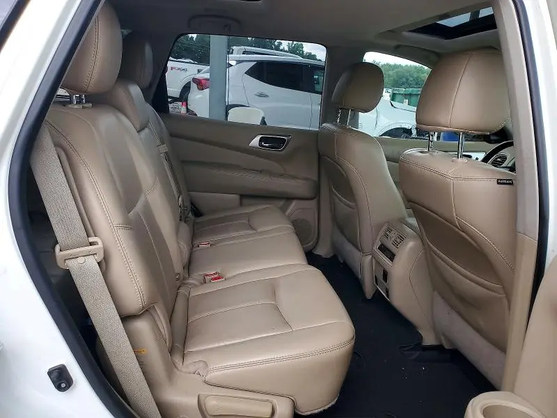 2017 NISSAN PATHFINDER SL  