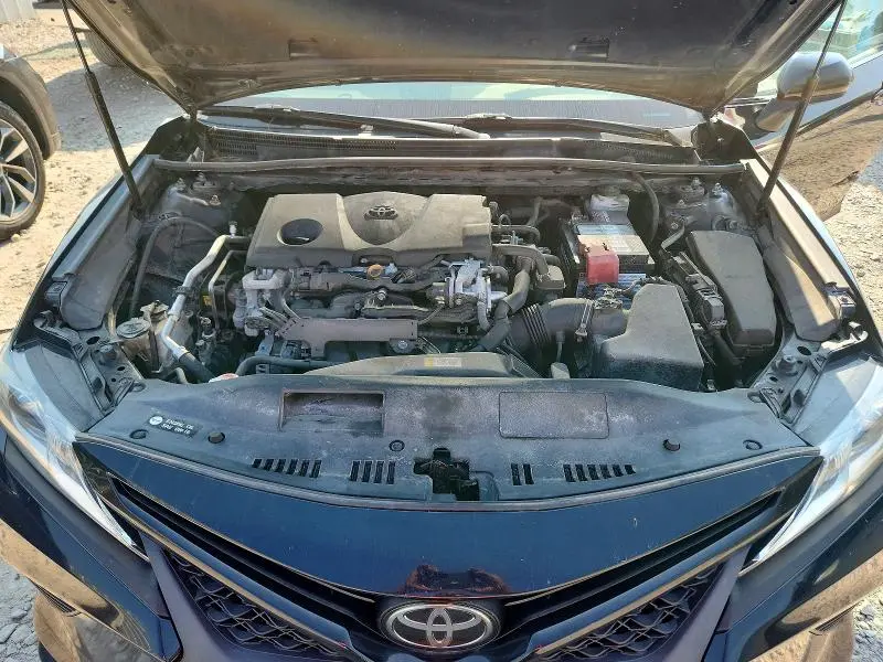 2019 TOYOTA CAMRY SE  