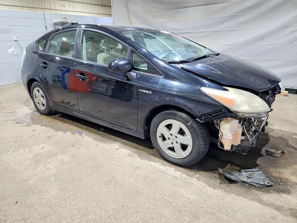 2011 TOYOTA PRIUS THREE  