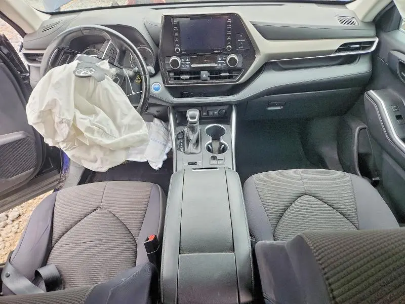 2020 TOYOTA HIGHLANDER HYBRID LE  