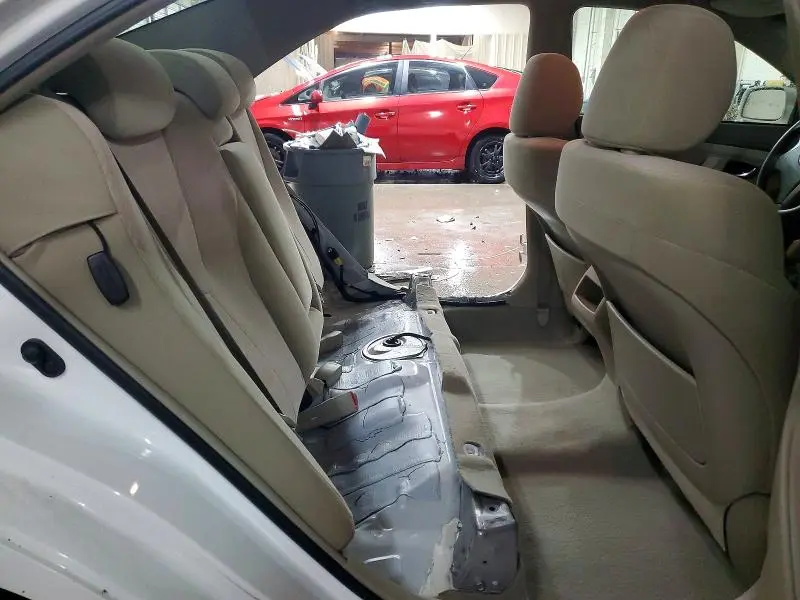 2011 TOYOTA CAMRY LE V6  