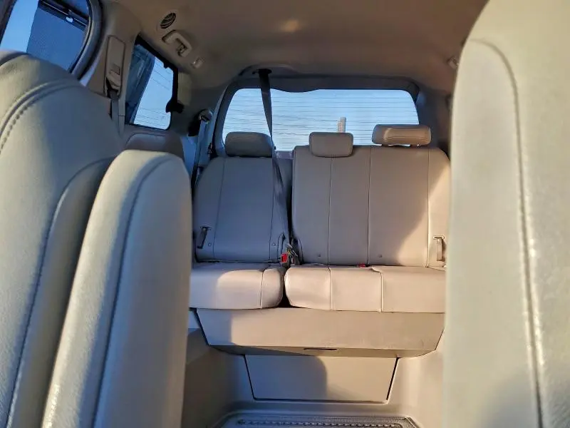 2019 TOYOTA SIENNA XLE  